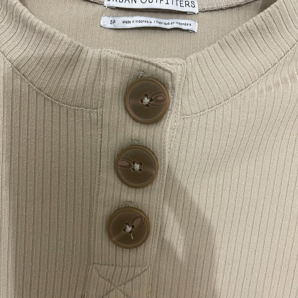 UO Rina Ribbed Knit Button-Down Tee - Picture 5 of 8